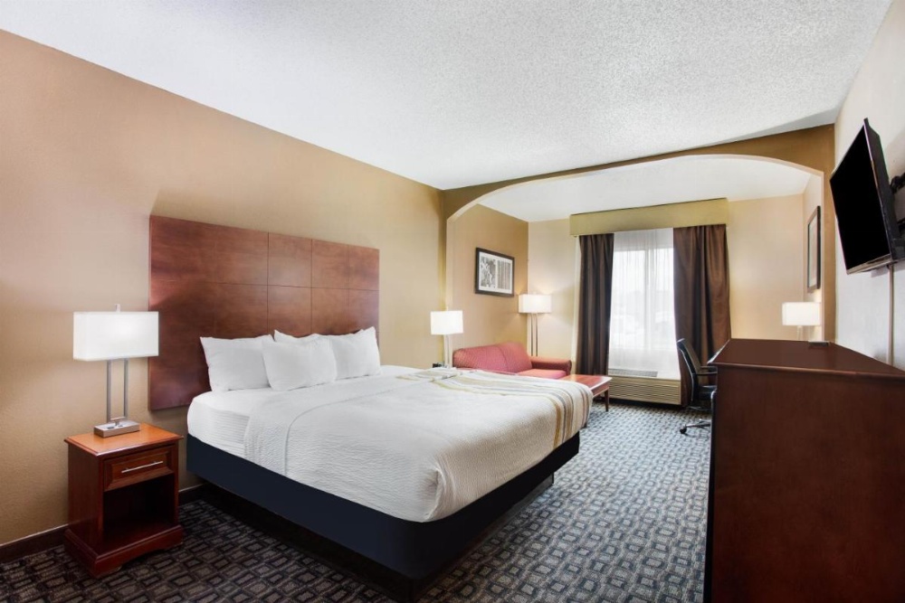 La Quinta Inn & Suites by Wyndham Decatur Image 6