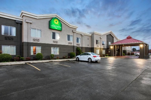 La Quinta Inn & Suites by Wyndham Decatur image 7